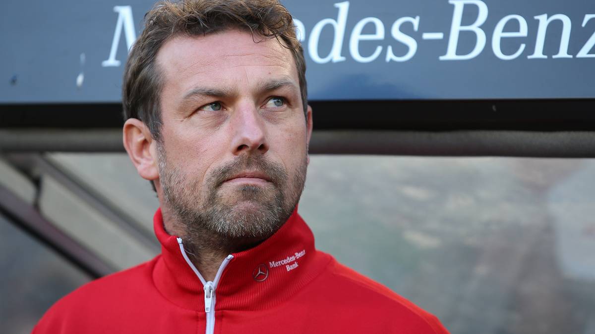 Einzig der Relegationsplatz, den der VFB STUTTGART mit 20 Punkten belegt, ist noch in Reichweite! Der FCN hat sieben, Hannover sechs Punkte Rückstand. Dafür aber müssten beide schleunigst einen Sieg einfahren und hoffen, dass die Schwaben zeitgleich verlieren. Denn auf dem Papier ist der VfB der stärkste der drei Bundesligisten