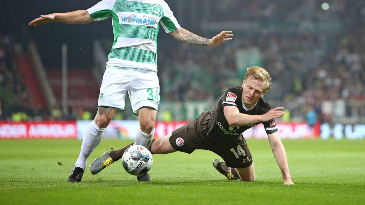 MARVIN STEFANIAK: Der Wechsel von Dynamo Dresden zum VfL Wolfsburg 2017 machte sich für Stefaniak nicht bezahlt, bei den Profis absolvierte er kein Pflichtspiel. Bei Greuther Fürth soll der 24-Jährige nun seine Karriere wieder im Schwung bringen, die Leihe ist bis 2021 angesetzt. Beim Zweitligisten stand Stefaniak in dieser Saison insgesamt schon 255 Minuten auf dem Feld und bereitete ein Tor vor 