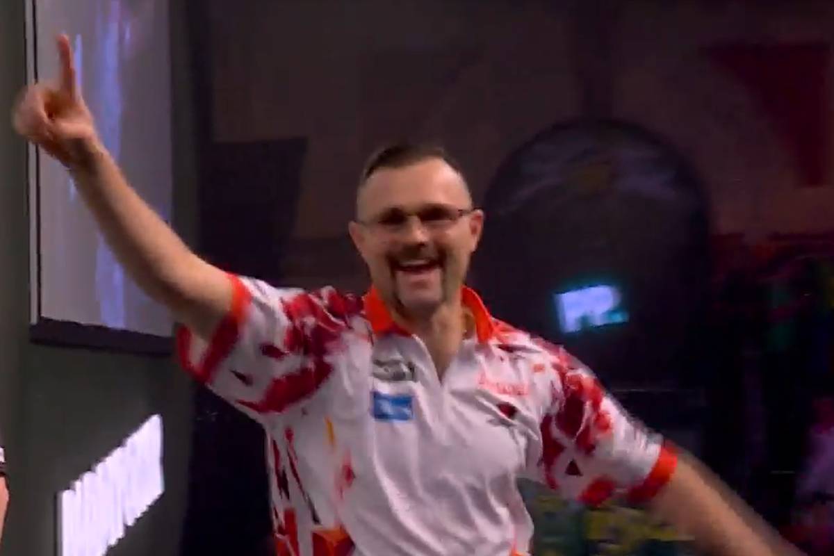 Darts WM 2025 Wird dieser DartsStar bald in der Premier League spielen?