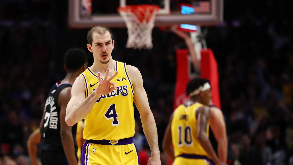 ALEX CARUSO: Der 25-Jährige bewarb sich letzte Saison mit bärenstarken 48 Prozent von der Dreierlinie für eine Weiterbeschäftigung, kam trotzdem nur auf 25 Spiele