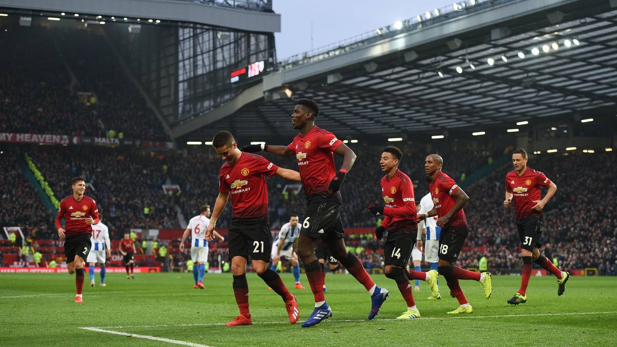 MANCHESTER UNITED (Platz 3): Den Platz an der Sonne müssen die "Red Devils" zwar nach zwei Jahren in Serie wieder abgeben, ein Phänomen bleibt United dennoch: Ohne nennenswerte sportliche Erfolge in den zurückliegenden Jahren hält sich der zweite Verein aus Manchester weiterhin in den Top-3. Insbesondere der asiatische Markt ist fest in den Händen des Premier-League-Klubs