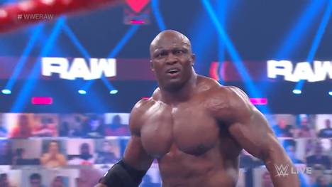 Der frühere WWE-Champion Kofi Kingston siegt im Hauptkampf von WWE Monday Night RAW überraschend gegen Bobby Lashley - mit etwas Hilfe eines anderen Lashley-Rivalen.