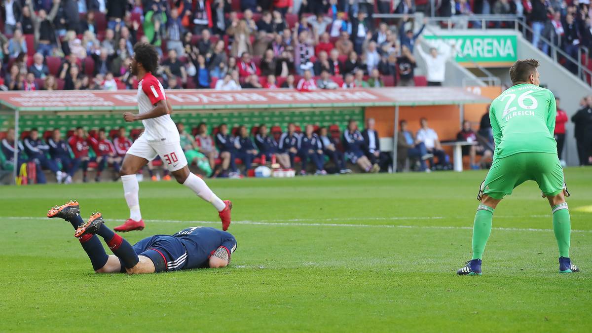 ...produziert Niklas Süle ein Eigentor, weil er im Gesicht angeschossen wird. Ein Treffer der Marke Slapstick