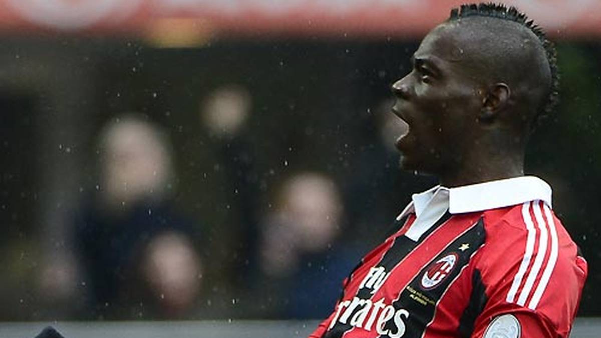 AC MAILAND: Die Mailänder wollen ihr "Enfant Terrible" Mario Balotelli offenbar loswerden. Der FC Arsenal gilt dabei als potenzieller Abnehmer. Der "Mirror" berichtet, dass die "Gunners" 20 Millionen Euro für Italiens Nationalspieler bieten wollen
                  
                  