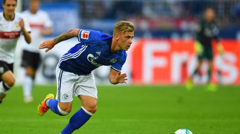 Max Meyer spielt für den FC Schalke 04 gegen den FSC Mainz 05 erneut auf der Sechserposition