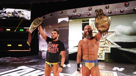 Tommaso Ciampa (r.) muss seine NXT Championship wohl niederlegen