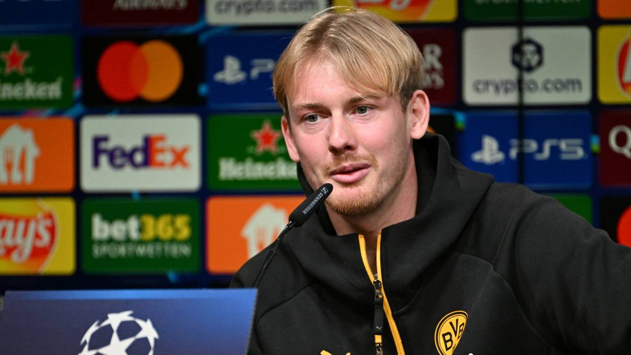 Julian Brandt auf der Pressekonferenz