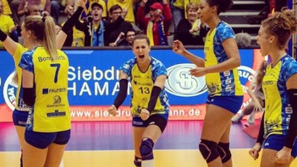 McKENZIE ADAMS (SSC Palmberg Schwerin): McKenzie Adams ist die vielleicht stärkste Außenangreiferin der Liga. Im Sommer lehnte sie wohl ein hochdotiertes Angebot im Ausland ab, um mit Schwerin nicht nur während der Saison, sondern auch nach dem letzten Spiel jubeln zu können