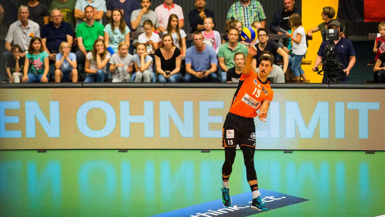 BR Volleys starten mit klaren Sieg