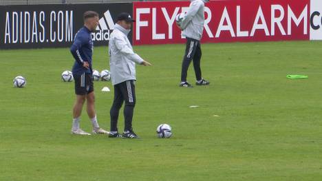 Hansi Flick hat zum ersten Training gebeten. So lief die erste Einheit unter dem neuen Bundestrainer.