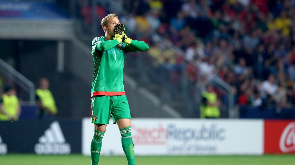 Dann avanciert Schwedens Patrik Carlgren mit zwei gehaltenen Elfmetern zum Helden