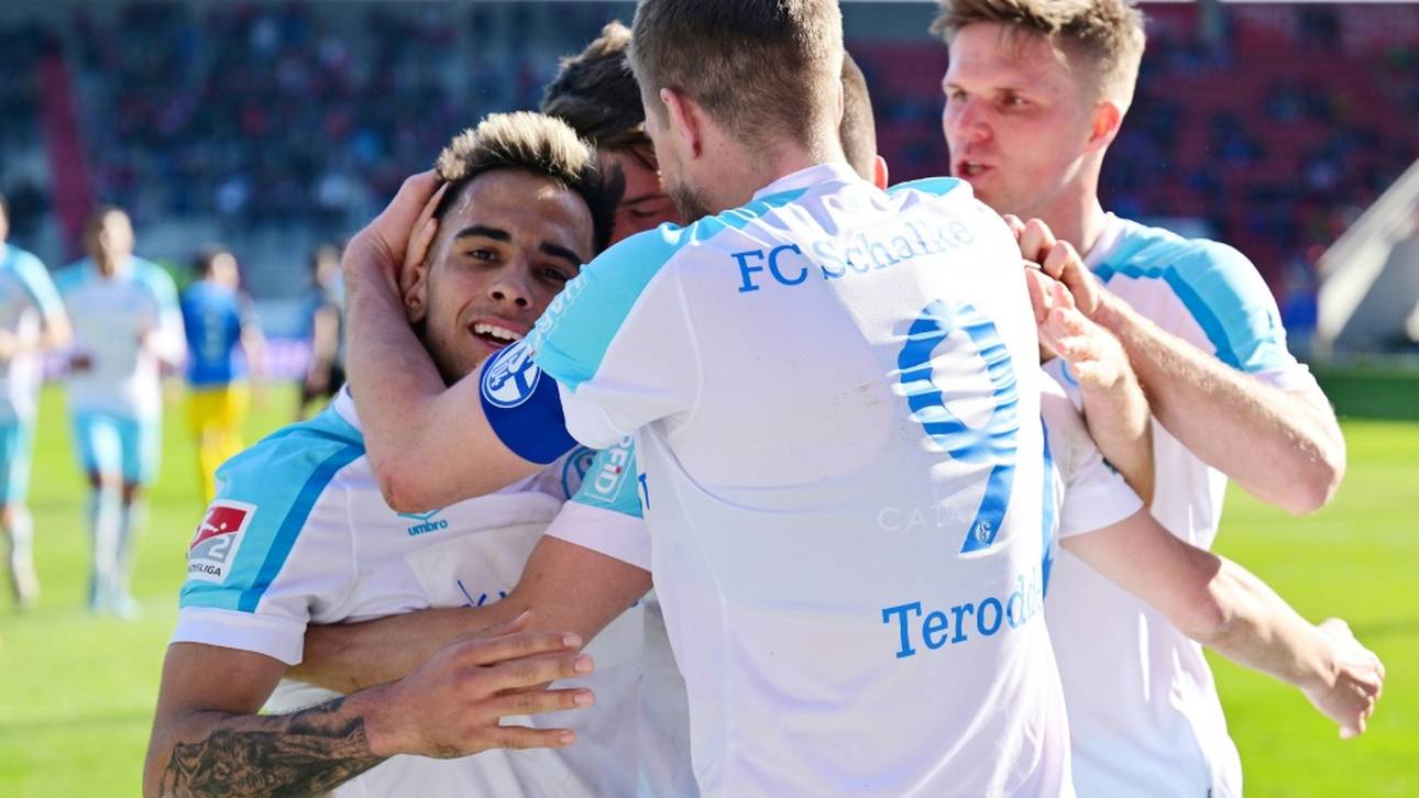 Noch ohne Interimscoach Büskens: Schalke meldet sich zurück