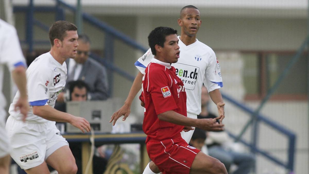 Nach einem Jahr in München wurde dos Santos verliehen, unter anderem zum VfL Wolfsburg. Im Sommer 2008 war dann endgültig Schluss in München