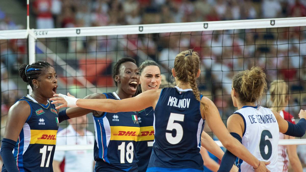 PLATZ 1 – ITALIEN: Die Vize-Weltmeisterinnen sind reif für den Titel. Die Niederlage gegen Polen in der Vorrunde wird die Italienerinnen nur noch mehr anstacheln. Im Achtelfinale gegen die Slowakei ohne Probleme