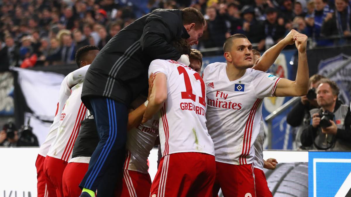 Dann ist Schluss. Der HSV feiert einen immens wichtigen Sieg und zieht nach Punkten mit Bremen und Wolfsburg gleich. Die Borussia muss hingegen vor dem Achtelfinal-Rückspiel in der Europa League gegen Schalke einen Rückschlag hinnehmen