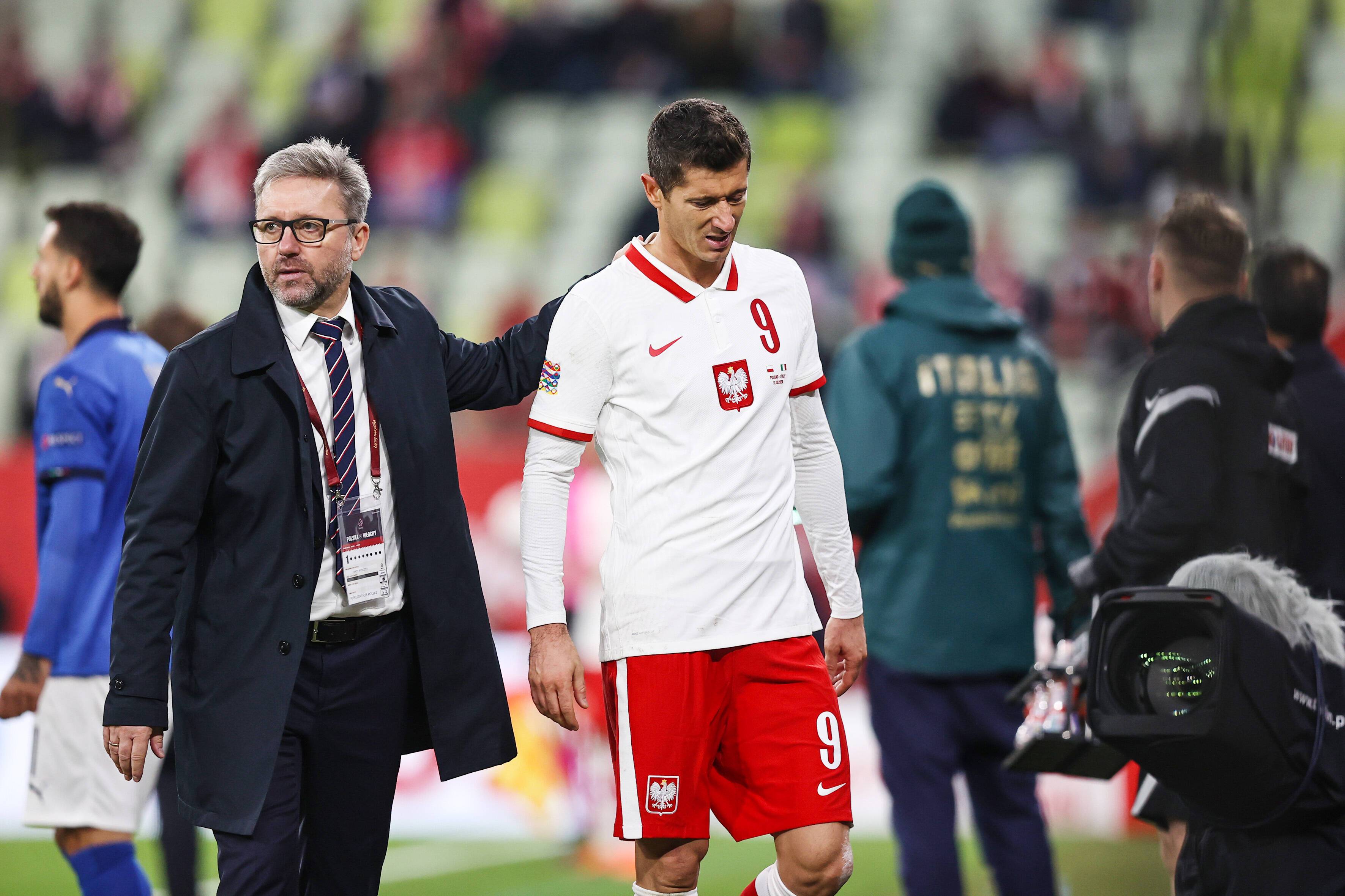 Fc Bayern Robert Lewandowski Bei Nationalteam Verletzt Arzt Gibt Entwarnung