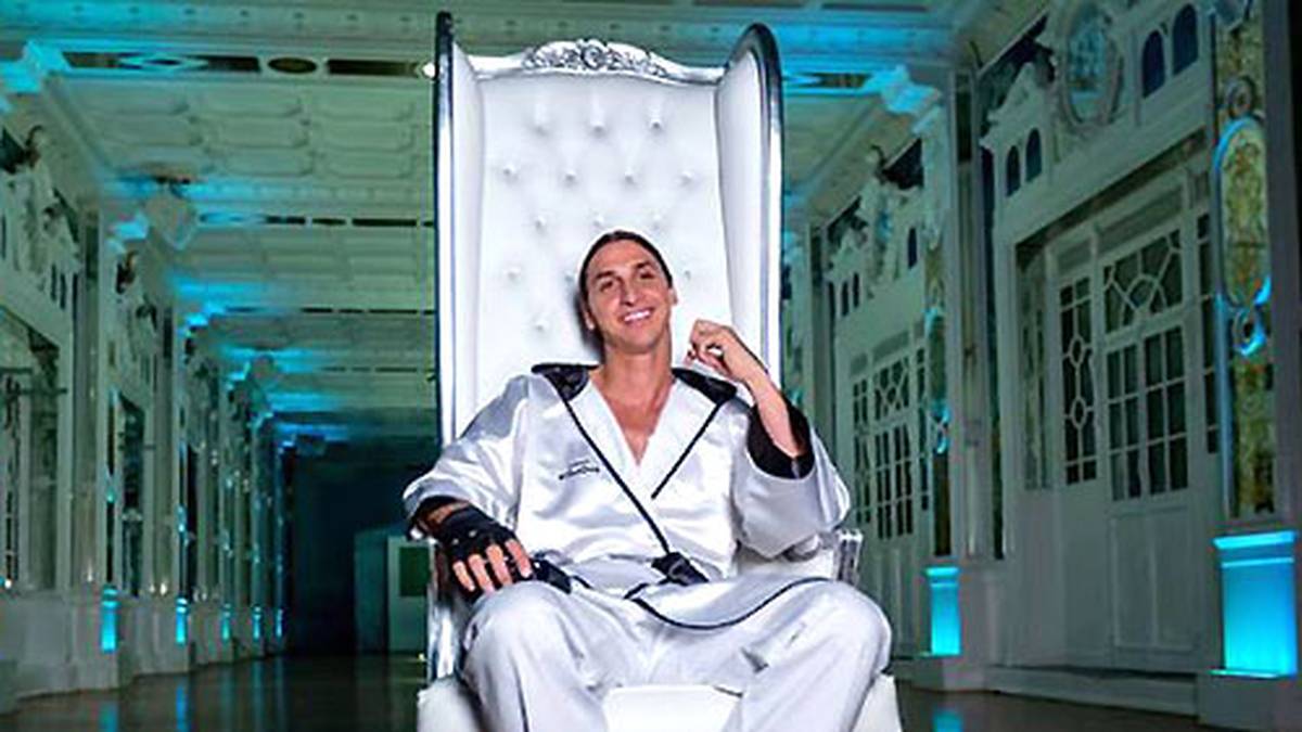 Aufgrund solcher Tore nennt sich der Superstar gerne den "Größten aller Zeiten". Einem Journalisten, der über Gott schwandroniert, entgegnet er: "Sie sprechen gerade mit ihm"
                  
                  
                  
                  