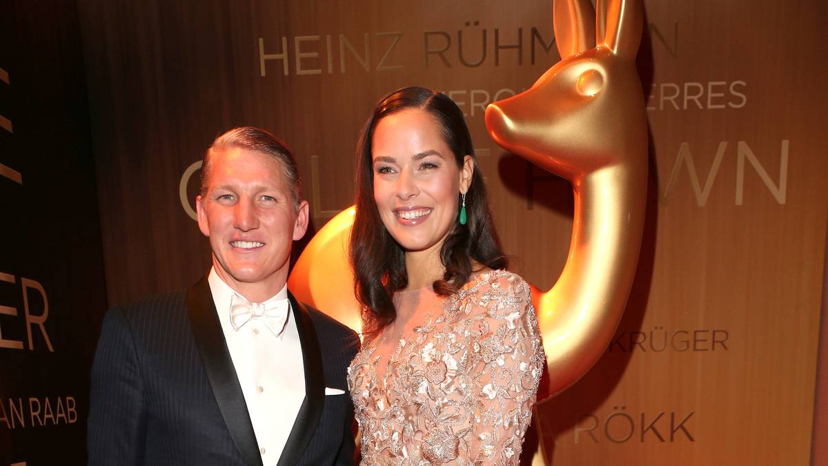 Promi-Paar auf rotem Teppich: Schweinsteiger und Ivanovic bei der Bambi-Verleihung im November