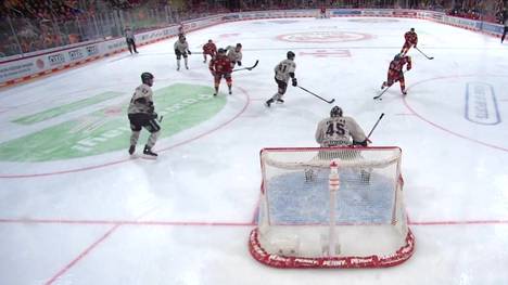 Die Kölner Haie kommen im DEL-Derby bei der Düsseldorfer EG mächtig unter die Räder. Insbesondere im Schlussdrittel zocken die DEG-Stars mächtig auf.