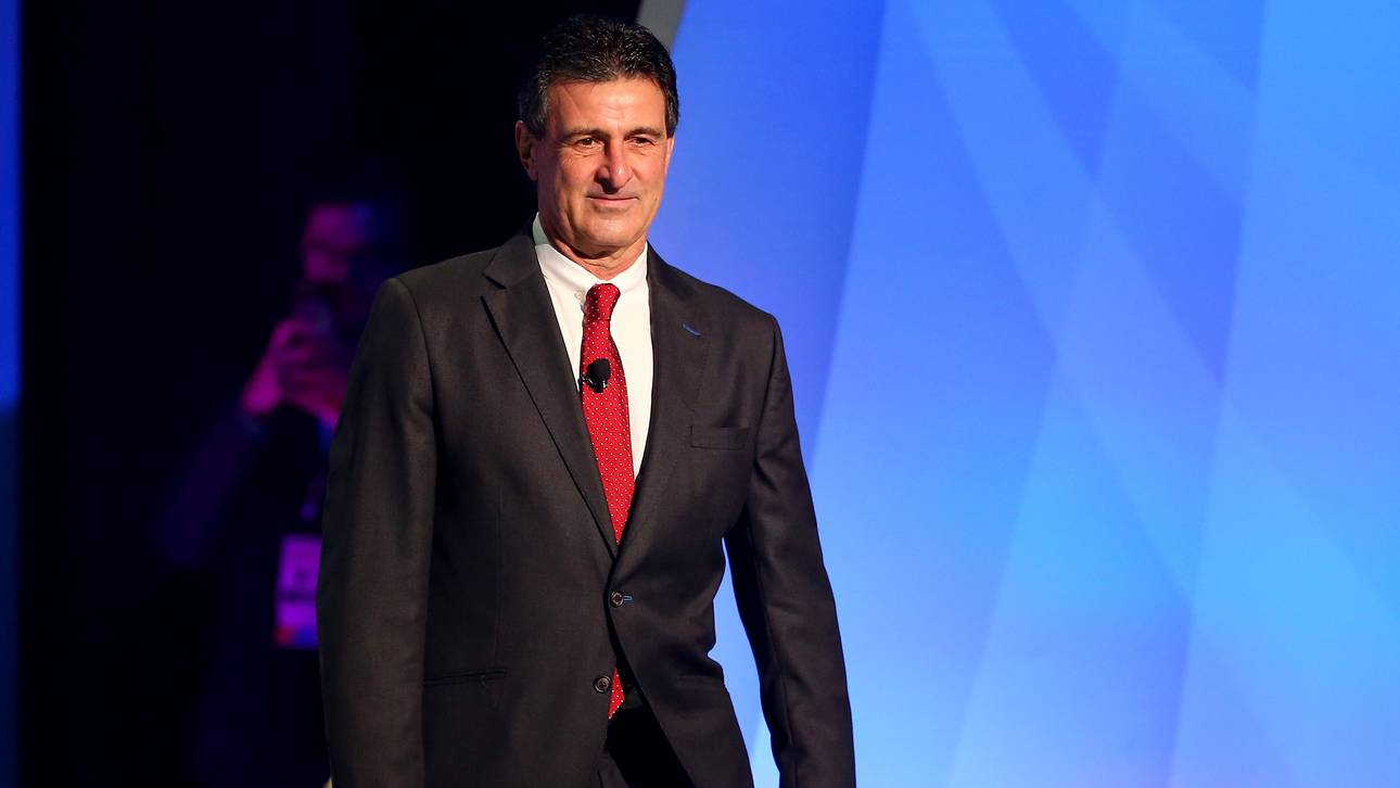 Nach Kritik: Valencia feuert Kempes