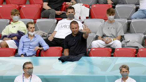 Bald-Bundestrainer Hansi Flick wird in Stuttgart sein erstes Heimspiel bestreiten