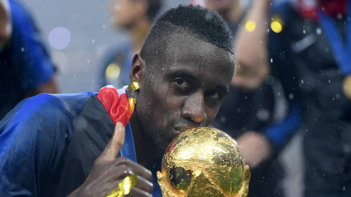 BLAISE MATUIDI: Die Wurzeln des Juventus-Spielers liegen in Afrika. Sein Vater kommt aus Angola, seine Mutter ist Kongolesin
