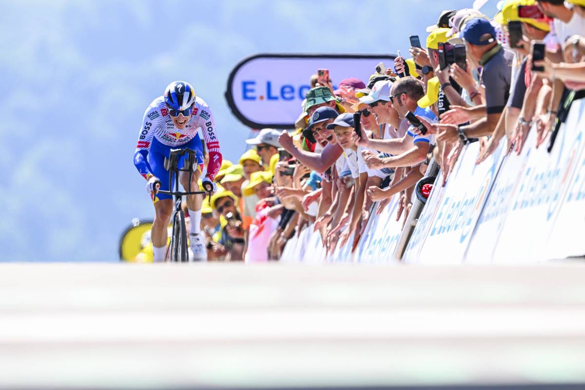 Der deutsche Fahrer Florian Lipowitz hat nach der 13. Etappe bei der Tour de France 2025 nur noch sechs Sekunden Rückstand auf das Podium. Der Dominator bleibt Tadej Pogacar.