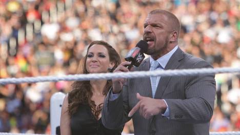 WWE-Vorstände Stephanie McMahon und Triple H ROH Ring of Honor