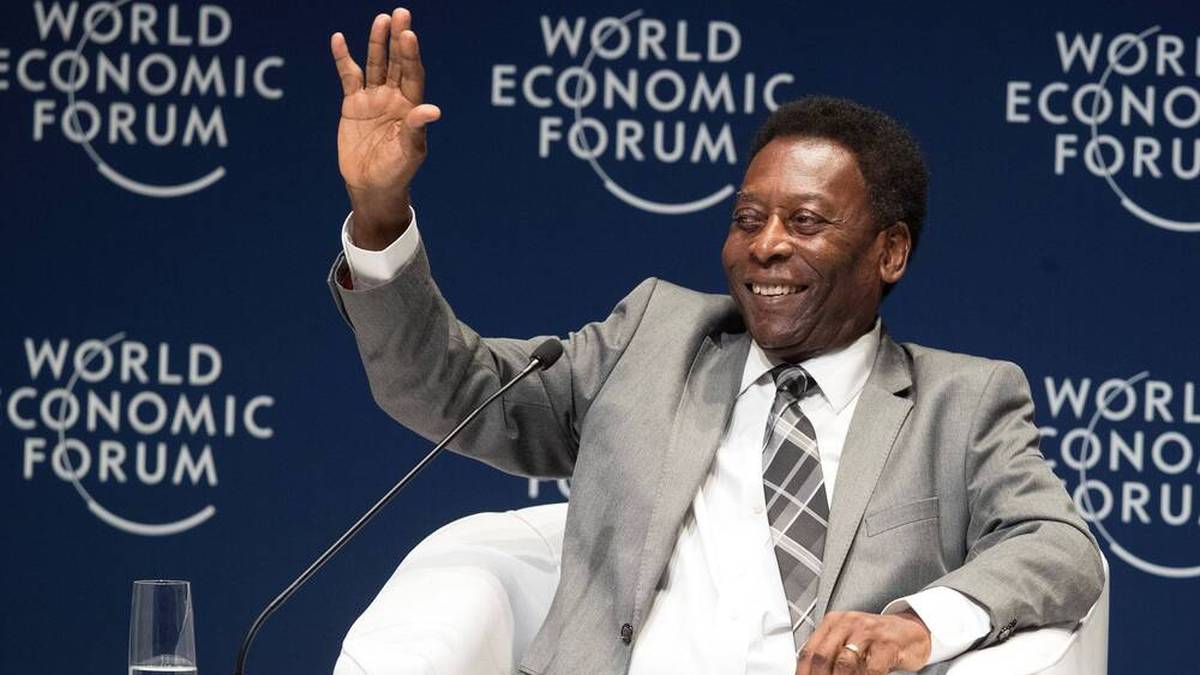 Auch später war Pelé noch ein gefragter Mann bei öffentlichen Auftritten. Sein Wort hatte auch über die brasilianische Landesgrenze hinaus Gewicht.