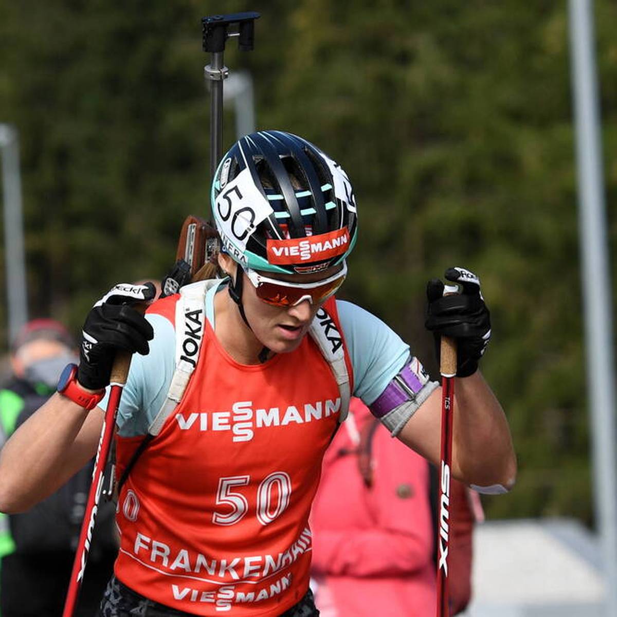 Ende November startet die neue Biathlon-Saison. Dabei werden gleich zwei deutsche Athletinnen nun mit einem Doppelnamen an den Start gehen.