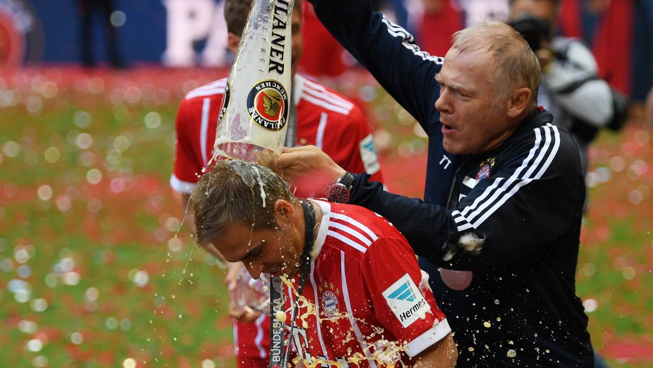 Lahm verabschiedet sich unter Tränen