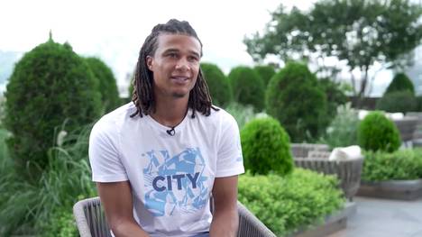 Nathan Aké hat seinen Vertrag bei Manchester City bis 2027 verlängert. Der Niederländer spielte ein überragendes Jahr und wurde von den City-Fans zum drittbesten Spieler der Saison gewählt.