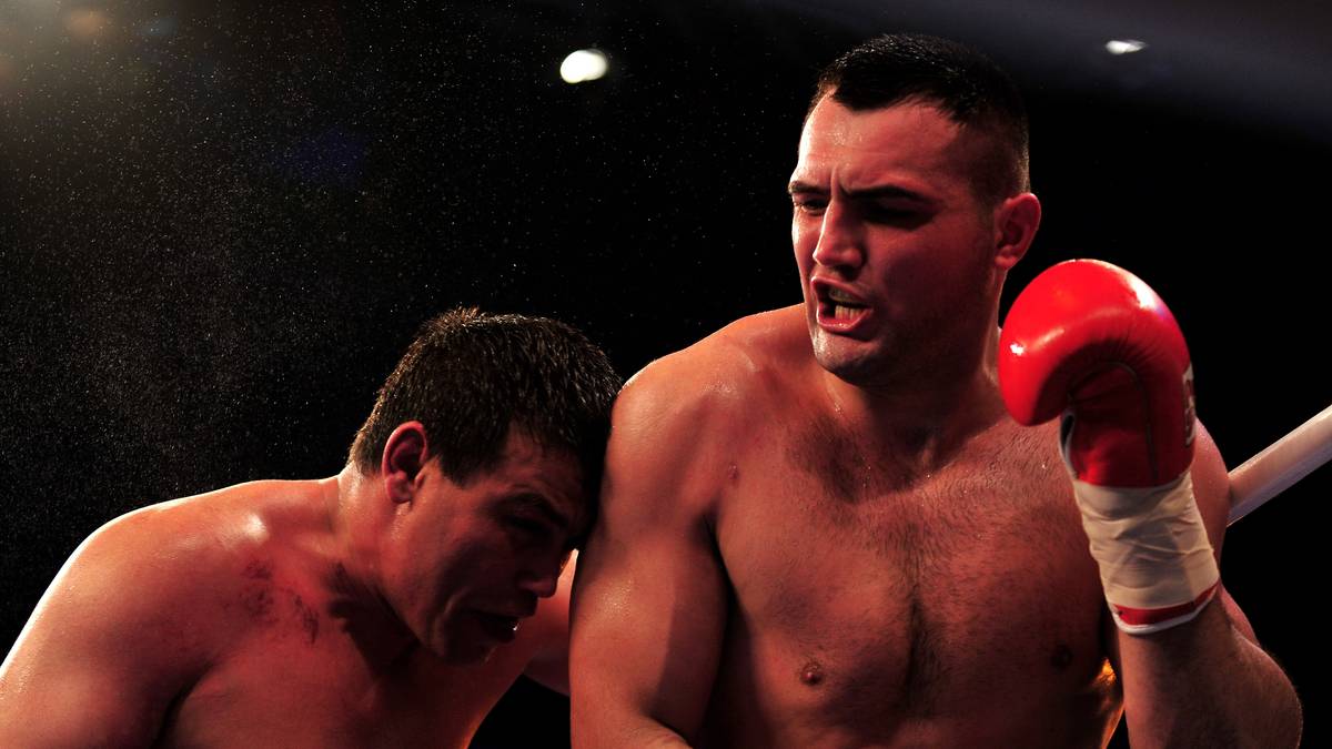 Am 28. September 2012 gewann der 1,88 Meter große, in Hamburg lebende Boxer gegen Danny Williams den vakanten WBO-Europameistertitel durch Technischen K.o. in der vierten Runde