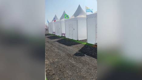 Für die WM in Katar wurden vom Gastgeber auch Fanlager aufgebaut. Das Preis-Leistungsverhältnis lässt dennoch zu wünschen übrig. 