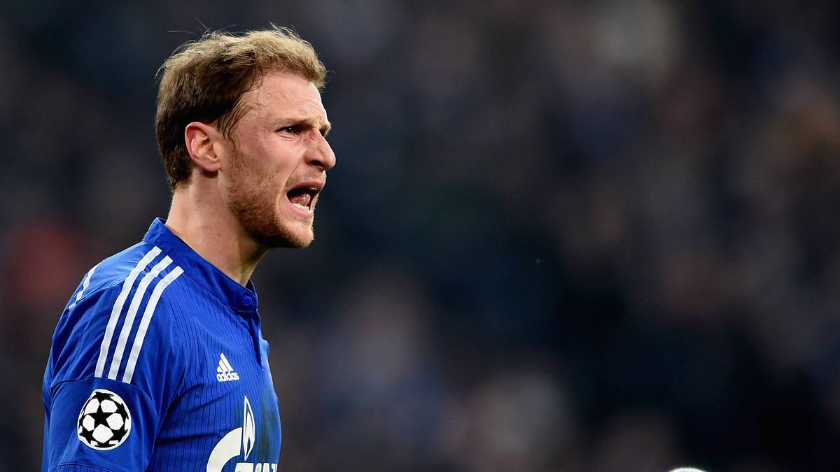 Schalke liegt zurück, Benedikt Höwedes schreit seine Mitspieler nach vorne