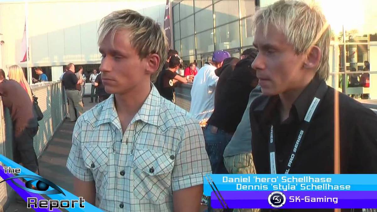 Dennis „styla“ Schellhase gewann insgesamt drei Mal die ESL Meisterschaft in FIFA. Er und sein Bruder Daniel „hero“ dominierten die FIFA-Szene zu Beginn der 00er-Jahre