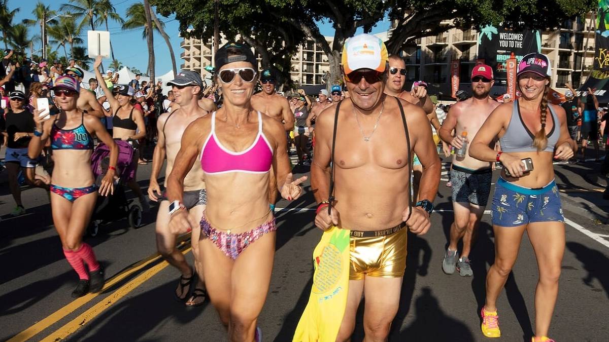 Vor dem Start gibt es einigen Klamauk - wie den Unterhosen-Lauf. Wer hier startet, hat nicht unbedingt Bestzeiten im Blick