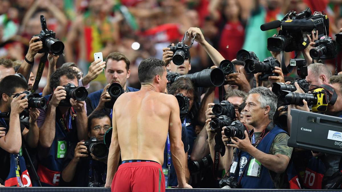 Der Drama-Hauptdarsteller des Abends ist selbstverständlich das meistgesuchte Fotomotiv