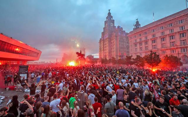 Premier League Fc Liverpool Kritisiert Fans Nach Party