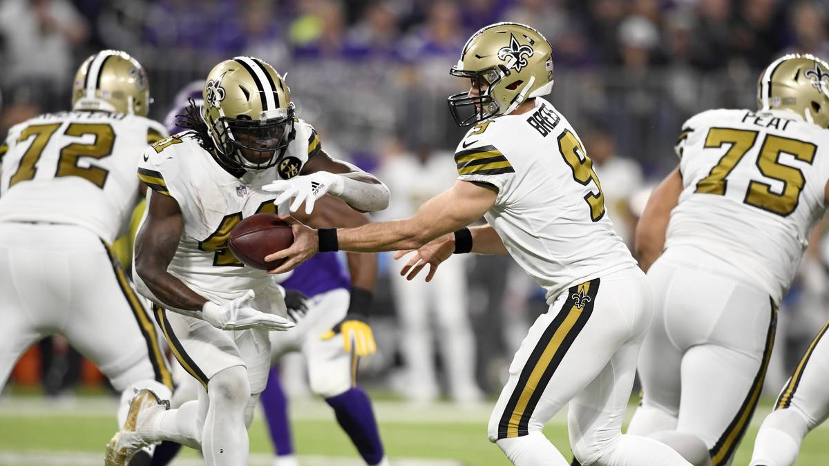 Die Pleite in Spiel eins hat nichts zu bedeuten. Acht Siege in acht Spielen jagen den Gegnern Angst ein. Der erfahrene Quarterback Drew Brees (2.v.r.), Running Back Alvin Kamara (2.v.l.) und Receiver Michael Thomas bilden ein unschlagbares Gespann. Der Rams-Besieger des letzten Spieltages macht sich berechtigte Hoffnungen auf den Titel