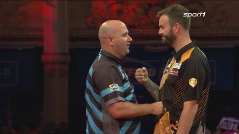 Der Sieger von 2019 Rob Cross kommt zum Auftakt des World Matchplay mit einem blauen Auge davon. Gegen Ross Smith siegt er knapp mit 10:8.