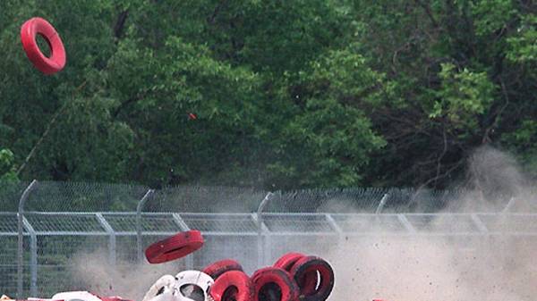 Im Jahr 1997 platzt Ralf Schumacher beim Montreal-GP ein Reifen. Sein Jordan kracht gegen die Begrenzungsmauer, aber der Kerpener kann selbstständig sein Fahrzeug verlassen