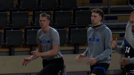 Am Donnerstag steigt das erste NBA Berlin Game. Im Mittelpunkt stehen dabei die Deutschen Franz und Moritz Wagner sowie Tristan da Silva. Besonders für die Wagner-Brüder ist die Partie in ihrer Heimatstadt etwas Besonderes, zumal beide zuletzt noch von Verletzungen geplagt waren.