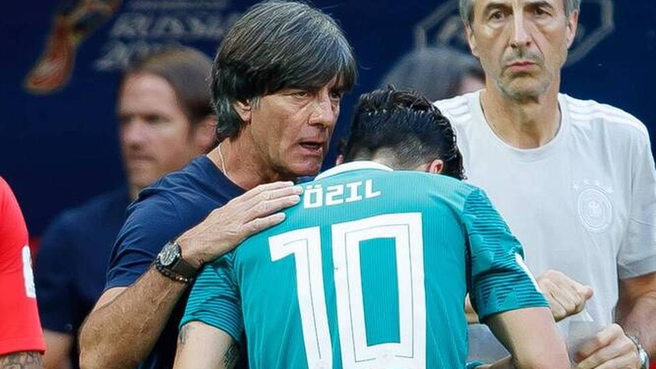 Trainiert Löw bald wieder Özil?