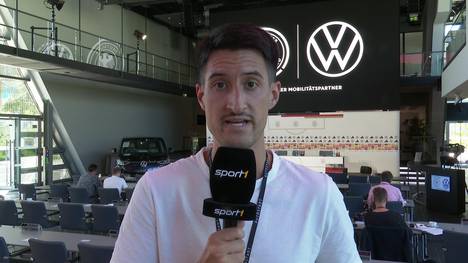 Die DFB-Stars Robin Gosens und Pascal Groß stellten sich heute den Fragen der Journalisten. Mit dabei auch SPORT1 Chefreporter Kerry Hau, der die Lage vor Ort einordnet.