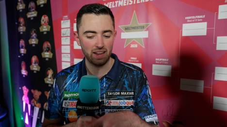 Luke Humphries spricht nach seinem Sieg in der zweiten Runde über das Verhältnis zu seinem Gegner Paul Lim. Scherzhaft freut er sich über dessen Leg-Gewinn am Ende.