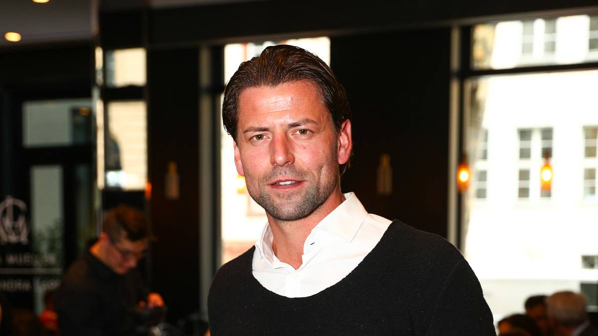 Schwarz-gelbe Überraschung: Ex-BVB-Keeper Roman Weidenfeller ist trotz des 0:5 der Dortmunder mit von der Party-Partie (Archivfoto)