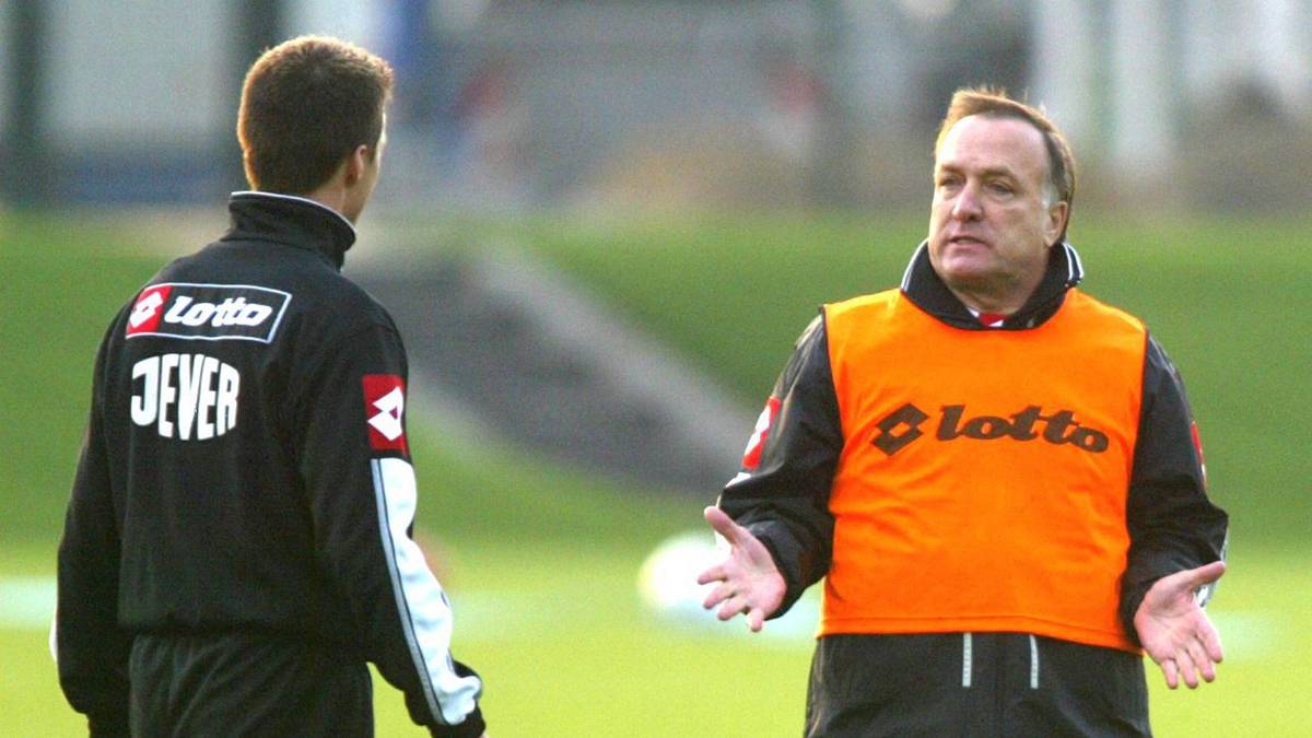 DICK ADVOCAAT: Verhältnismäßig kurz war die Amtszeit von Advocaat bei Borussia Mönchengladbach. Er kam im November 2004 und musste nach 18 Punkten aus 18 Spielen im April 2005 seinen Stuhl wieder räumen