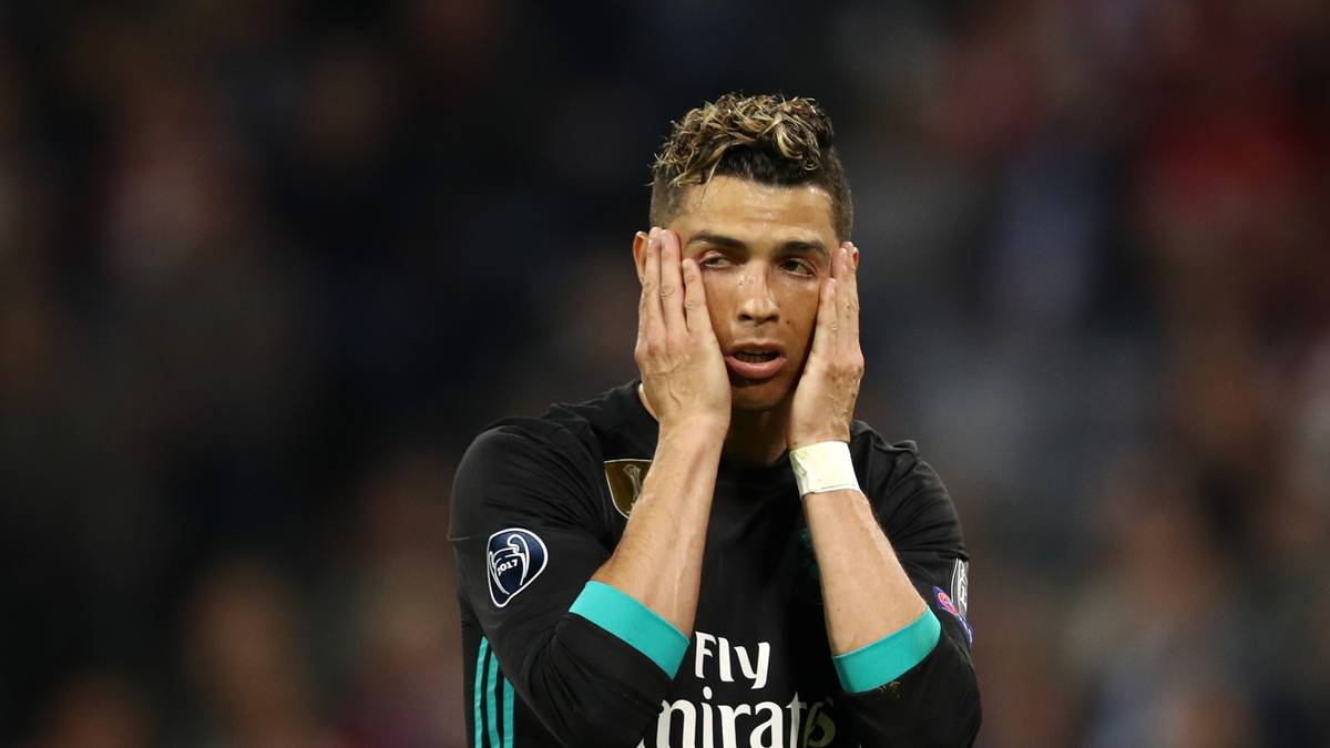 CRISTIANO RONALDO: Ein Totalausfall in den ersten 45 Minuten. War als einziger echter Real-Stürmer komplett isoliert. Setzte nach der Pause mehr Akzente und erzielte sogar ein Tor, wurde wegen Handspiels aber zurückgepiffen. Erlebte schon weitaus bessere Abende in München. SPORT1-Note: 4,5