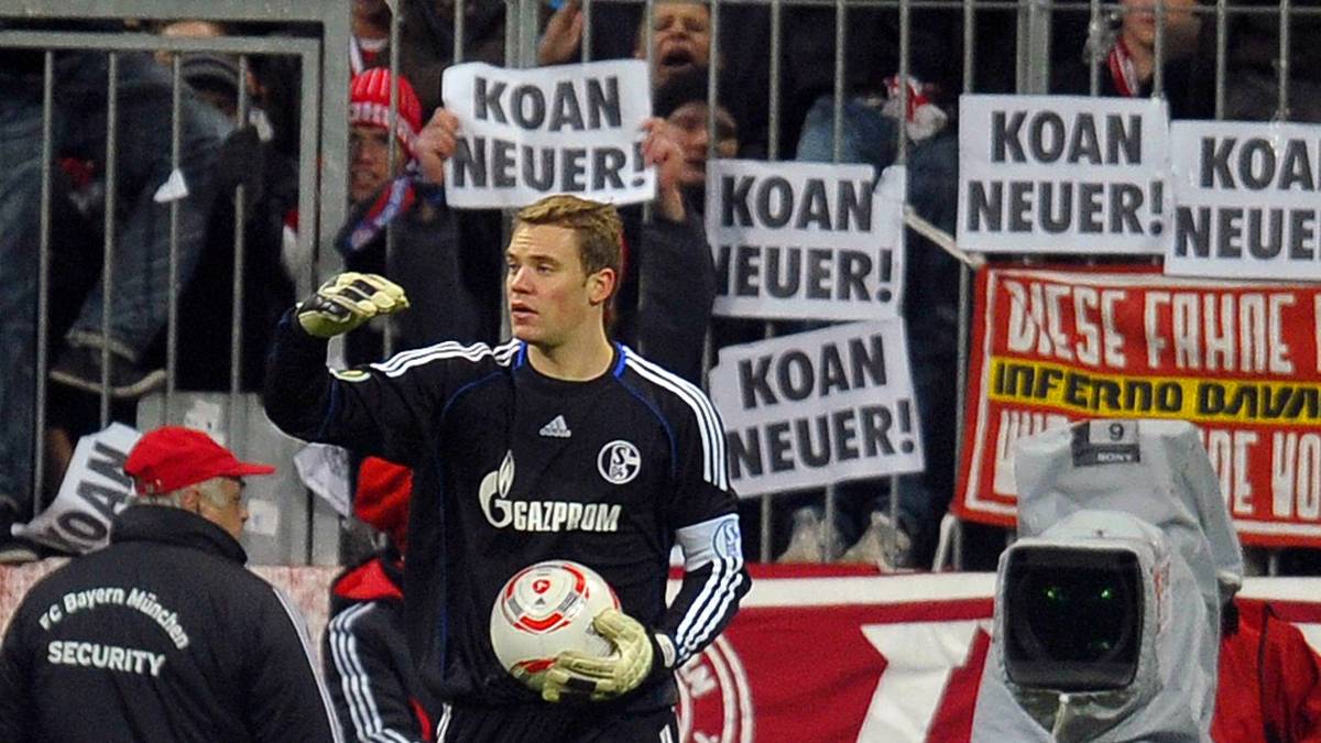 ... zum großen Unmut einiger lautstarker Fans, die sich Kraft als künftige Nummer eins wünschten, wurde 2011 Manuel Neuer vom FC Schalke 04 ablösefrei verpflichtet. Wochenlang protestierte die Südkurve der Allianz Arena mit "Koan Neuer"-Plakaten